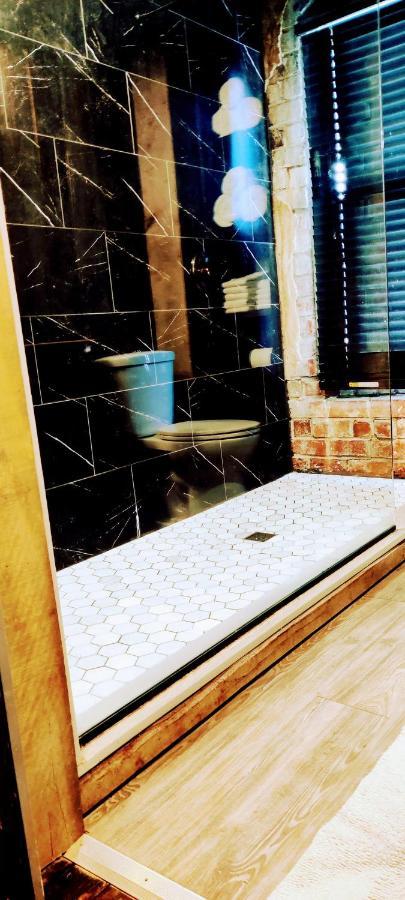 Hocking Hills Rusty Lofts Apartment Logan Luaran gambar