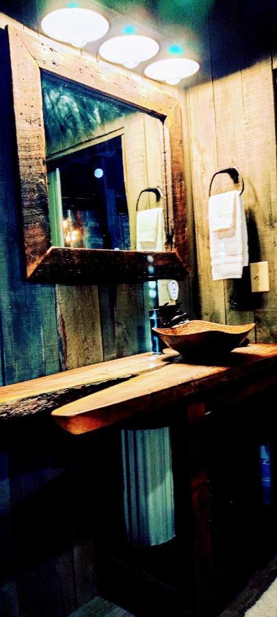 Hocking Hills Rusty Lofts Apartment Logan Luaran gambar