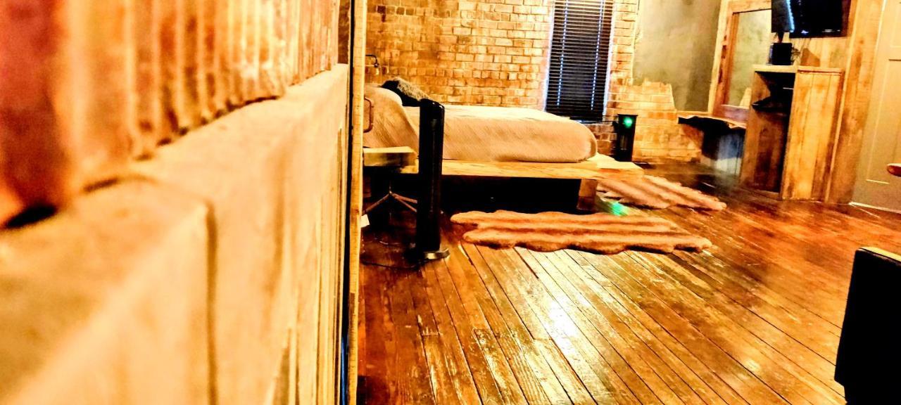 Hocking Hills Rusty Lofts Apartment Logan Luaran gambar