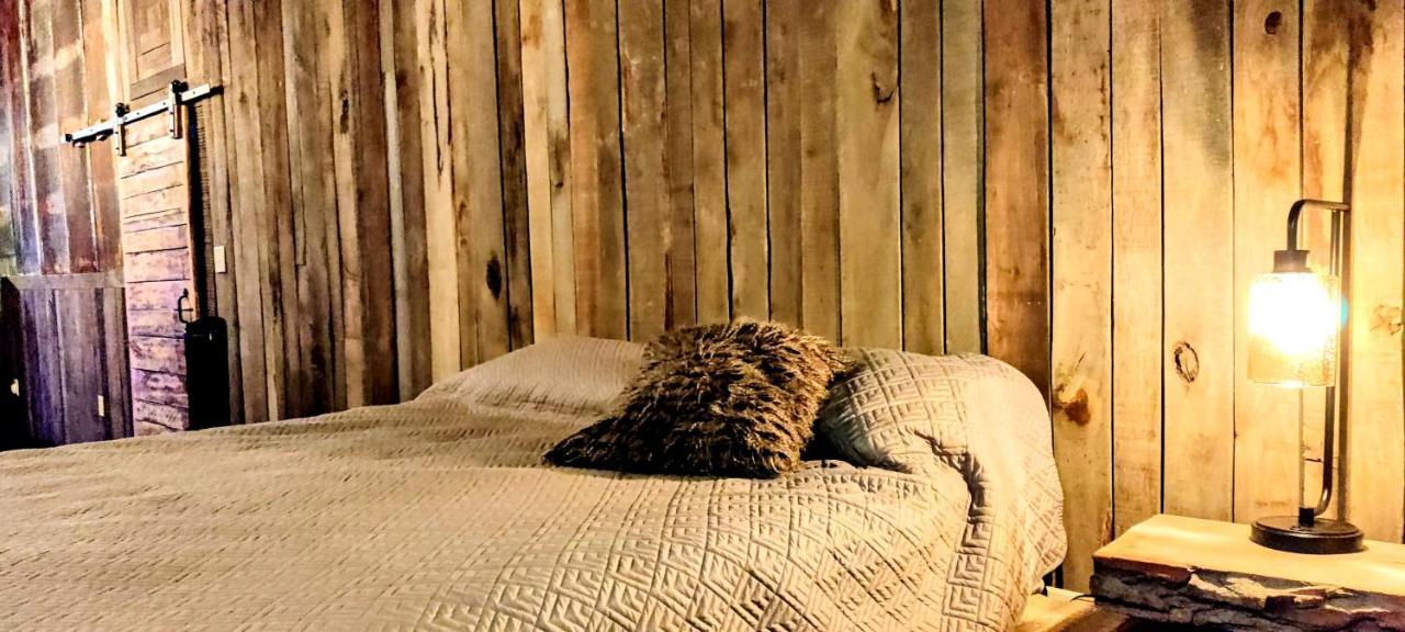 Hocking Hills Rusty Lofts Apartment Logan Luaran gambar