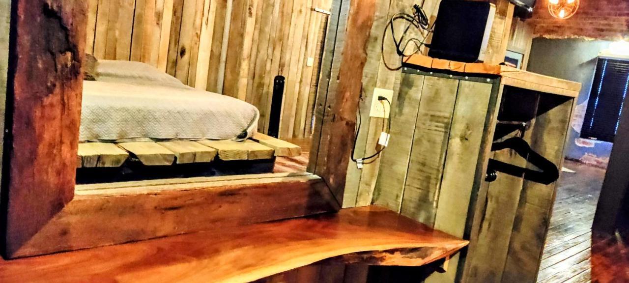 Hocking Hills Rusty Lofts Apartment Logan Luaran gambar